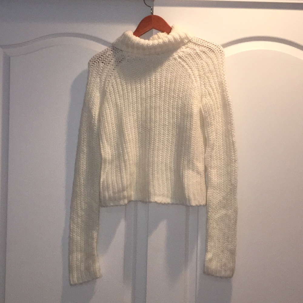 Thick Knitted Turtleneck White Arizona Sweater
